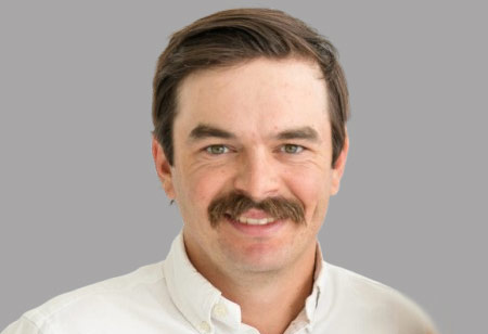 Operational Leadership Behind Large-Scale Dairy Farming Operational Leadership Behind Large-Scale Dairy Farming